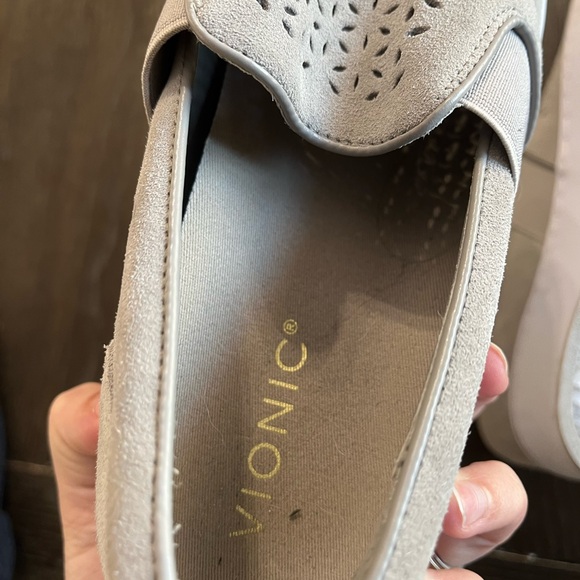 Vionic Womens Midi Perforated Grey Nubuck Casual
Slip On Shoes Size 8.5 - Picture 6 of 8